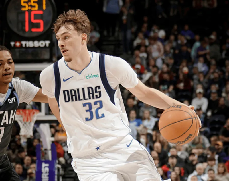 开运体育官网-弗拉格单场25+10+5+3抢断,队史第三位新秀、比肩东契奇基德