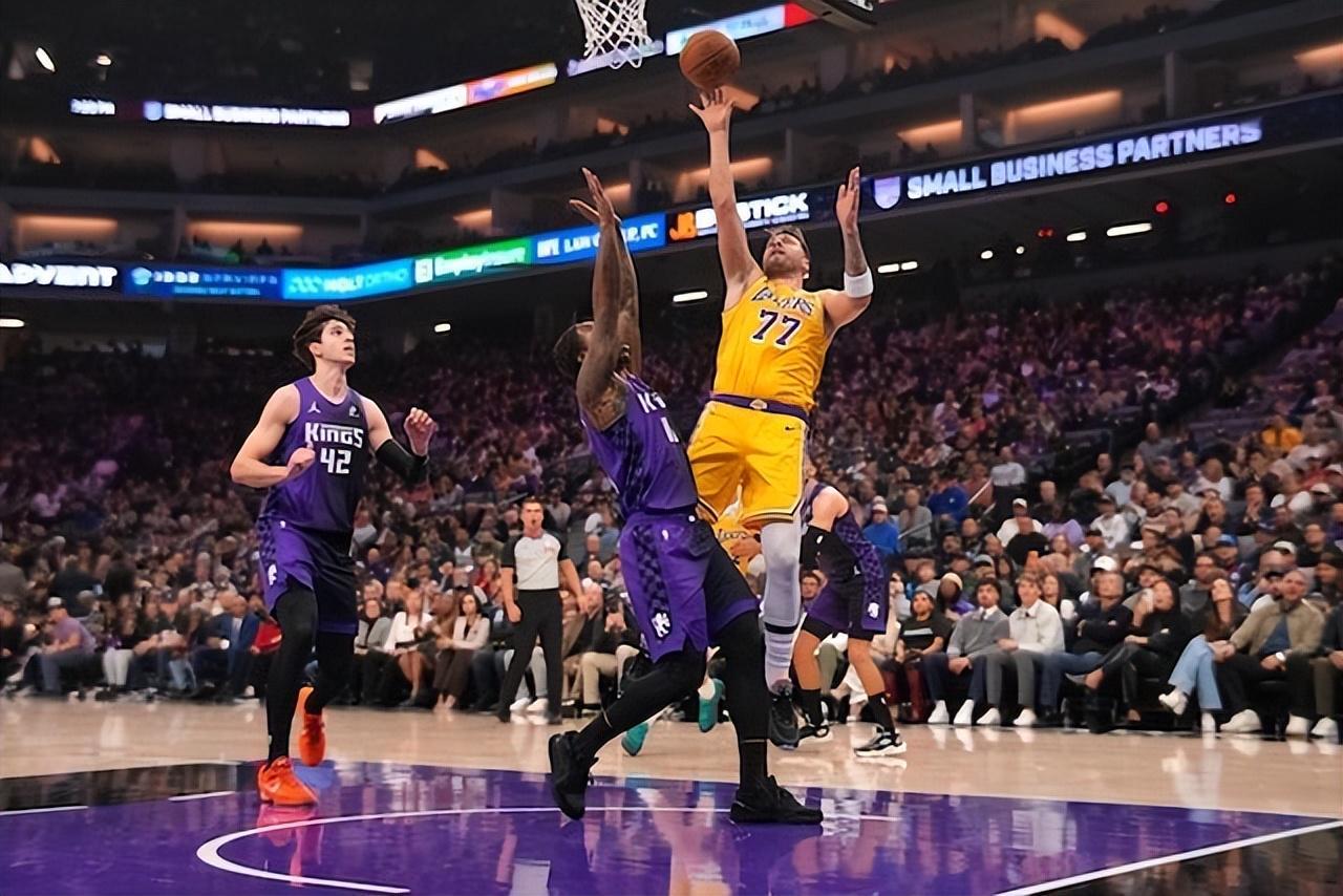 开云-雷迪克甩锅已魔怔！湖人过去7场防守好？吐槽全队投篮糟糕拒担责