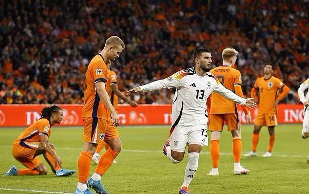 1726040974846043900.jpg 21.jpg