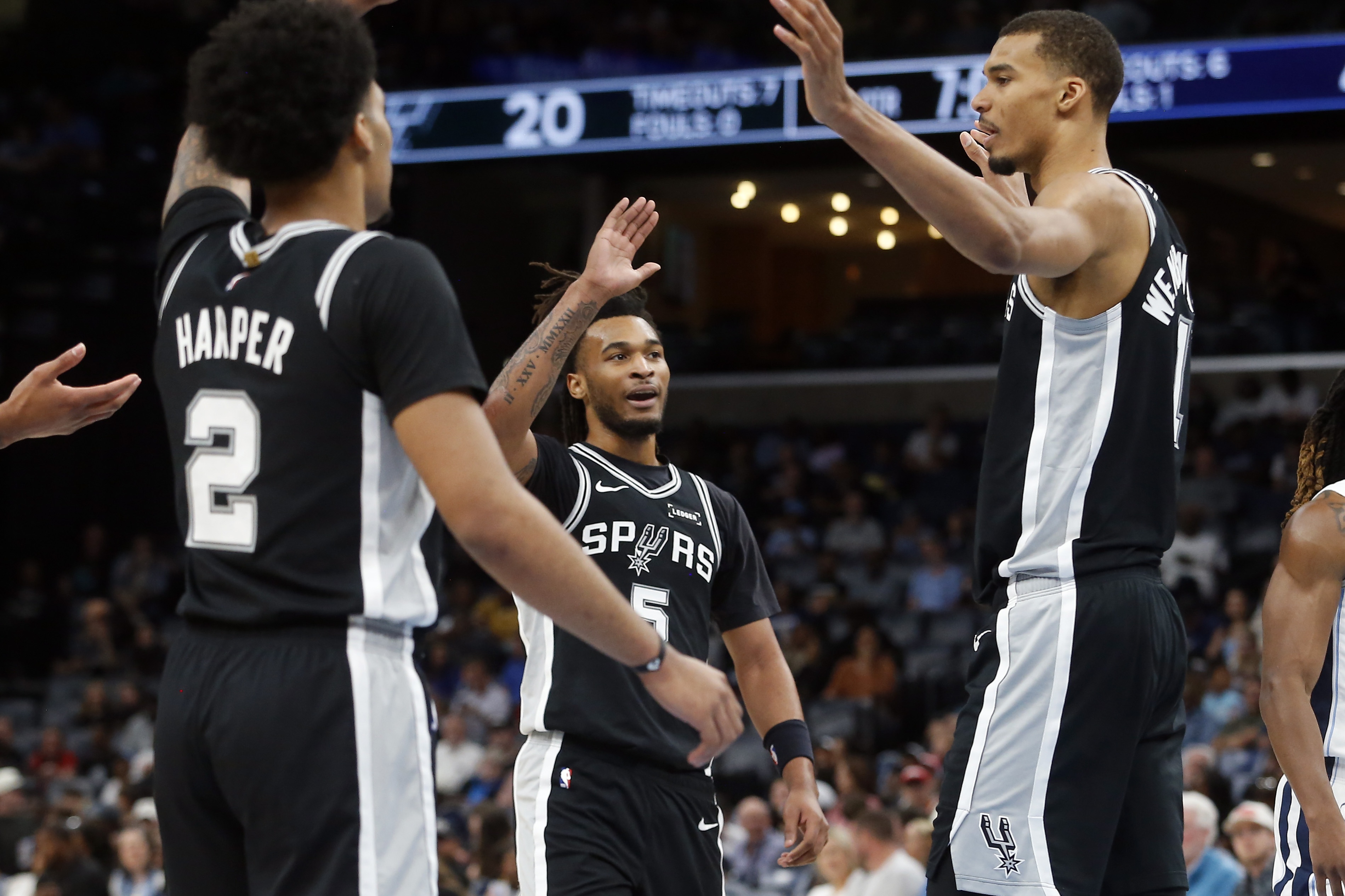 kaiyun体育-文班缺席11胜5负！马刺咋做到的 坐拥MVP候选仍打出极致团队篮球